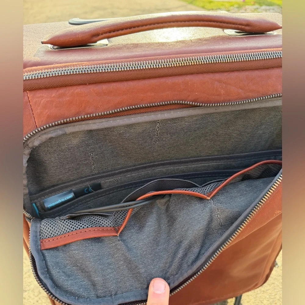 Piquadro gently used